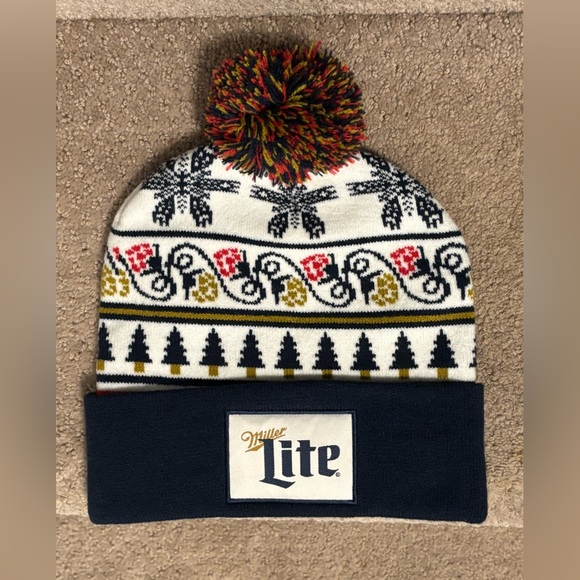 Miller Lite Beer Beanie Winter Hat Cap Toque White Navy Blue Pom Top Christmas - Picture 1 of 2